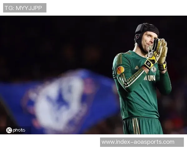 传奇门将切赫加盟英国第四级别联赛冰球队开启新职业生涯