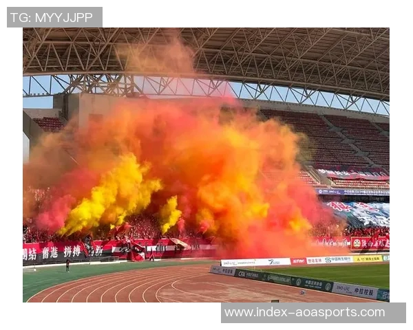 前爵士双煞戈贝尔米切尔赛场趣味互动赌现金引发球迷热议 前爵士双煞戈贝尔米切尔赛场趣味互动赌现金引发球迷热议